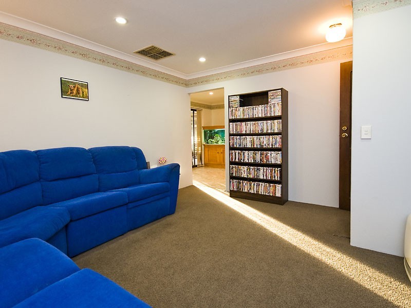 79 Myles Road, Swan View WA 6056