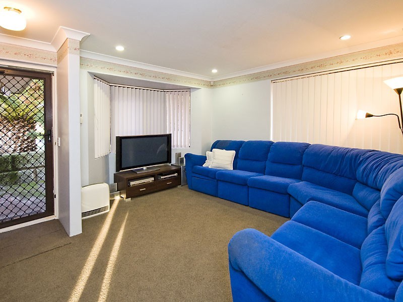 79 Myles Road, Swan View WA 6056
