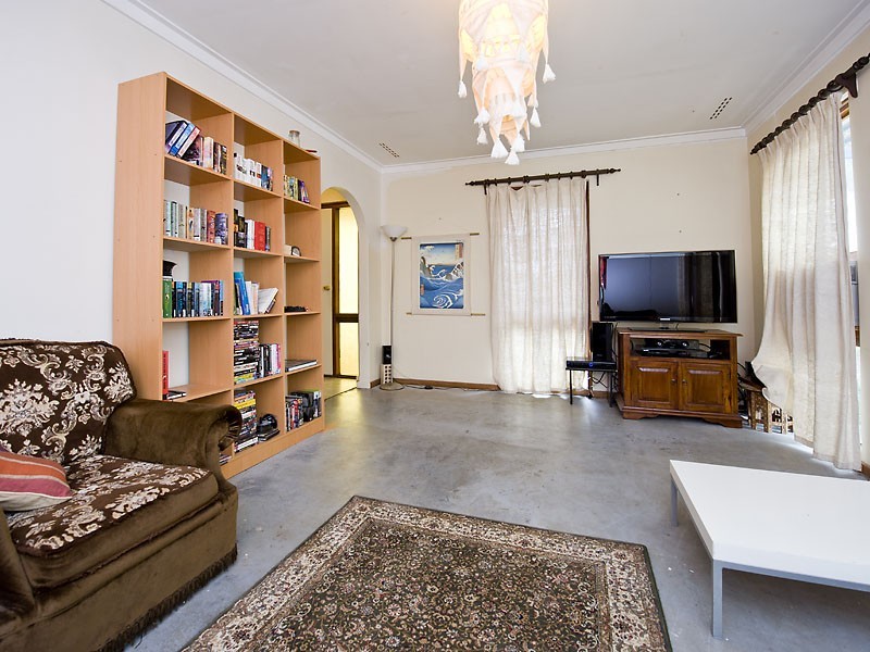 19 Dorchester Road, Forrestfield WA 6058