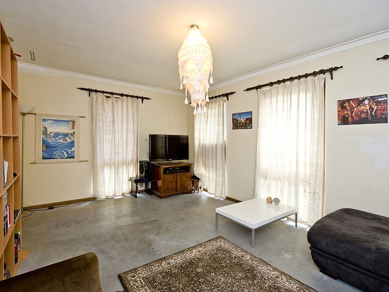 19 Dorchester Road, Forrestfield WA 6058