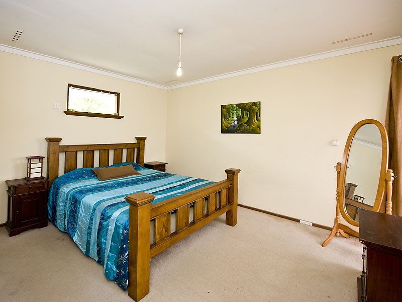 19 Dorchester Road, Forrestfield WA 6058