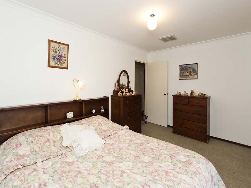 37 Calliandra Way, Forrestfield WA 6058