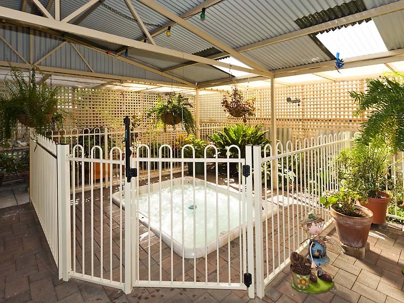 37 Calliandra Way, Forrestfield WA 6058