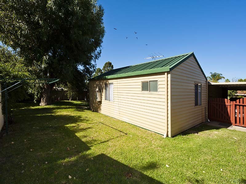 37 Calliandra Way, Forrestfield WA 6058