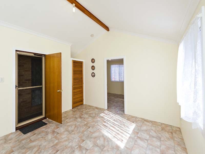 37 Calliandra Way, Forrestfield WA 6058