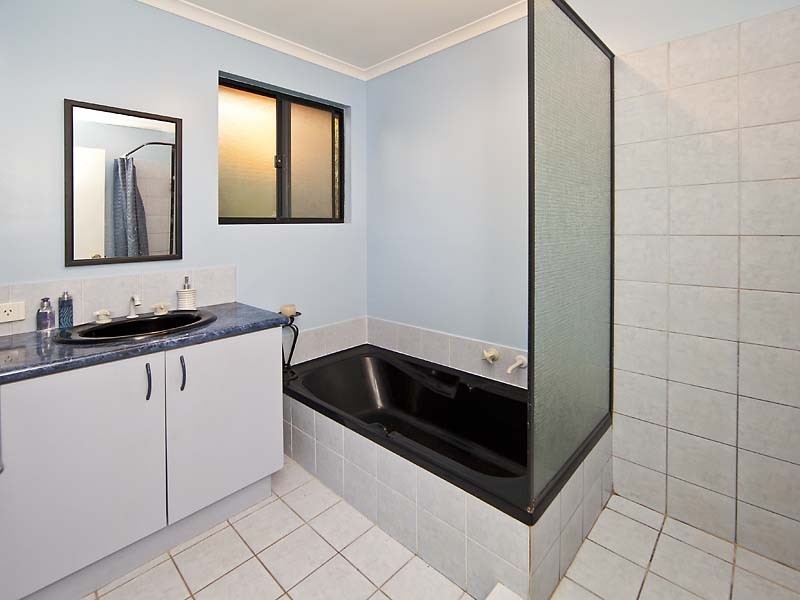 11 Hilltop Place, Kelmscott WA 6111