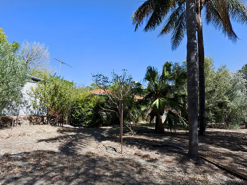 11 Woodbridge Drive, Greenmount WA 6056