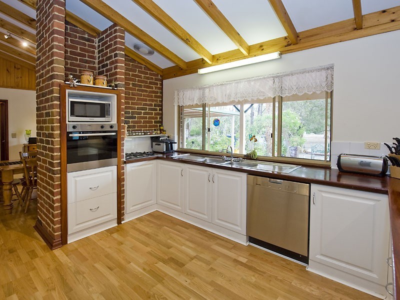 1000 Elliott Road, Mount Helena WA 6082