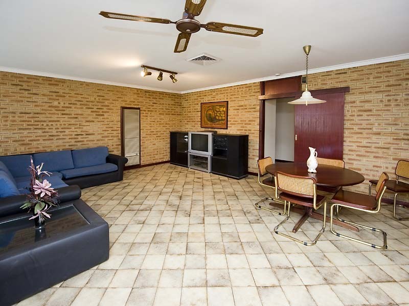 18 Eldwick Loop, Swan View WA 6056