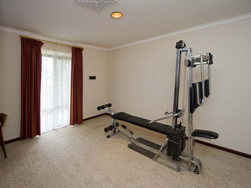 18 Eldwick Loop, Swan View WA 6056