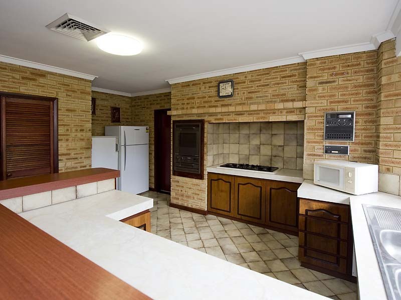 18 Eldwick Loop, Swan View WA 6056