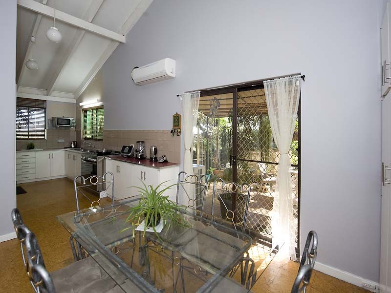 18 Grevillea Crescent, Swan View WA 6056