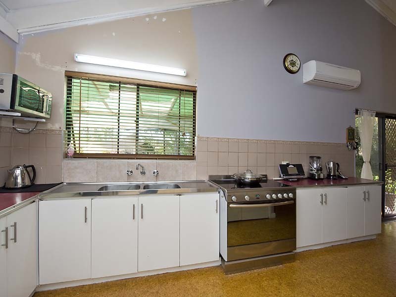 18 Grevillea Crescent, Swan View WA 6056