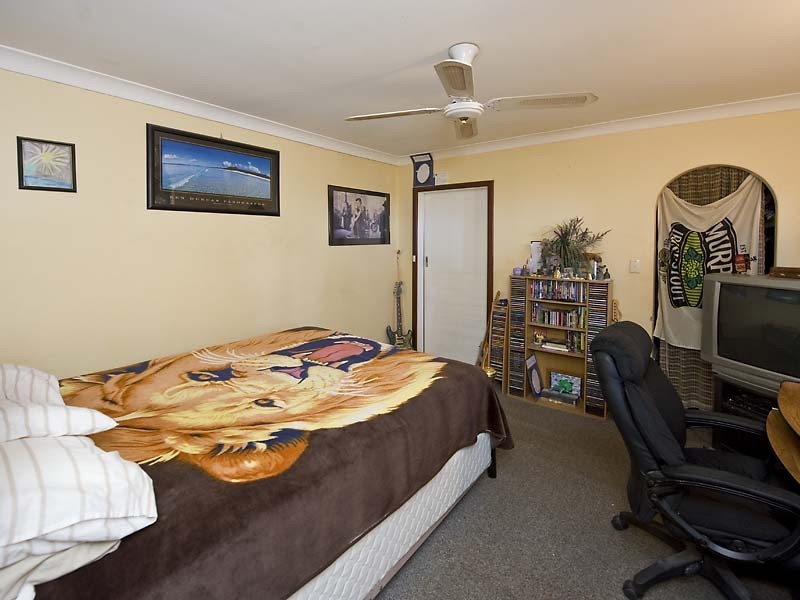 18 Grevillea Crescent, Swan View WA 6056