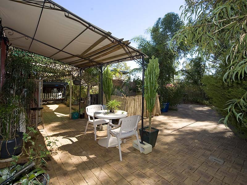 18 Grevillea Crescent, Swan View WA 6056