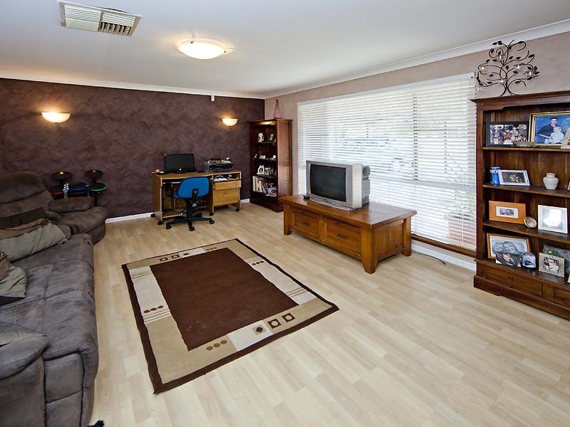 85 Bougainvillea Ave, Forrestfield WA 6058