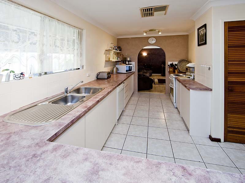 85 Bougainvillea Ave, Forrestfield WA 6058