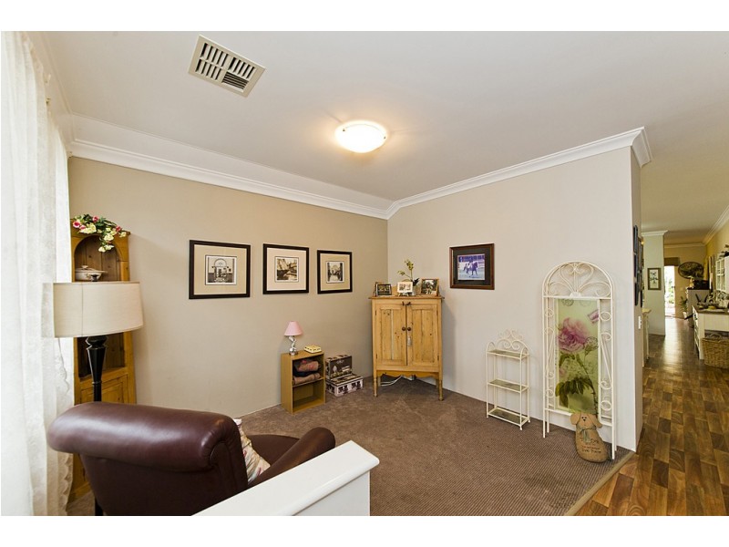 9 Johnson Avenue, Guildford WA 6055