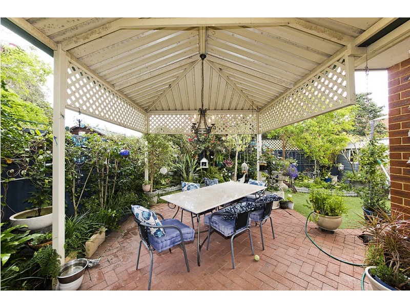 9 Johnson Avenue, Guildford WA 6055