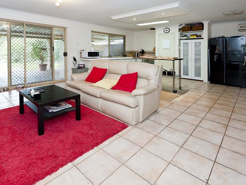 4 Malbec Lane, The Vines WA 6069