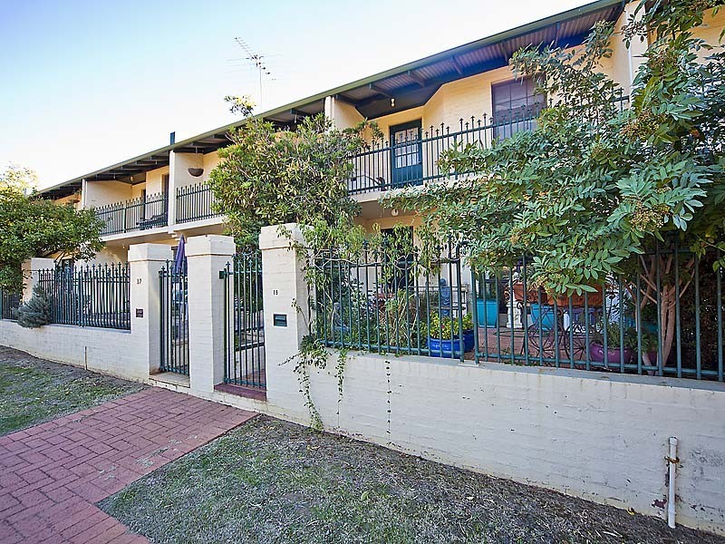 19 Johnson Avenue, Guildford WA 6055