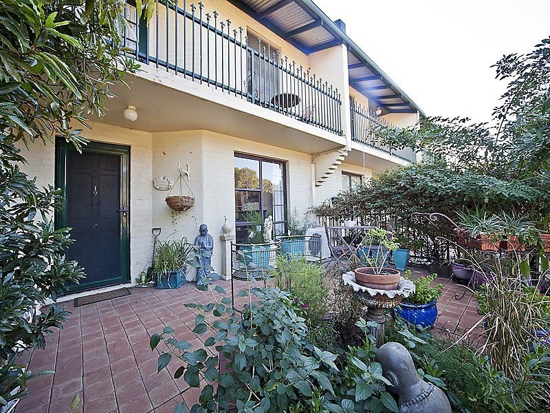 19 Johnson Avenue, Guildford WA 6055