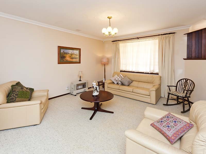 12 Eaglemont Drive, Swan View WA 6056