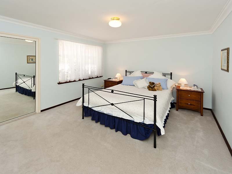 12 Eaglemont Drive, Swan View WA 6056