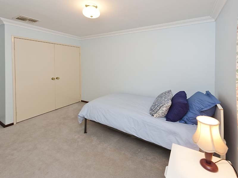 12 Eaglemont Drive, Swan View WA 6056