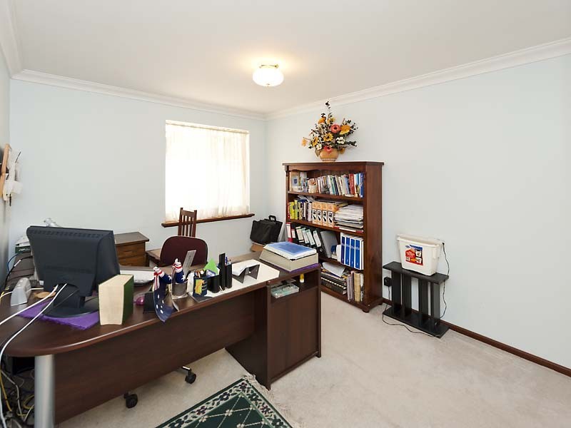 12 Eaglemont Drive, Swan View WA 6056