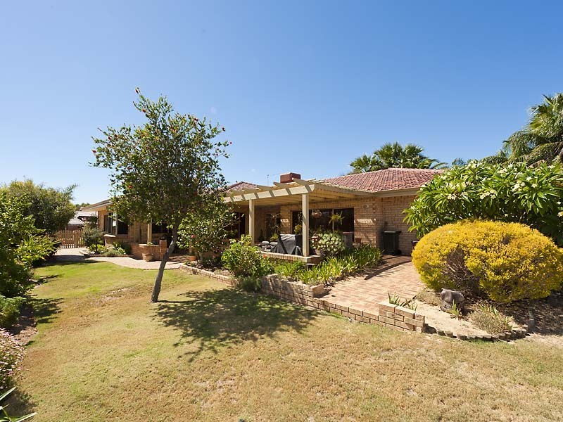 12 Eaglemont Drive, Swan View WA 6056