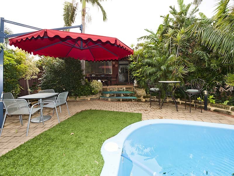 17 Bougainvillea Ave, Forrestfield WA 6058