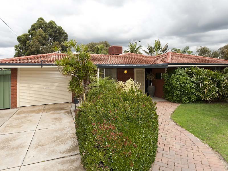 17 Bougainvillea Ave, Forrestfield WA 6058