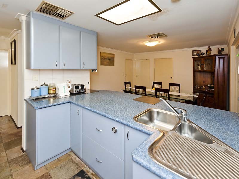 17 Bougainvillea Ave, Forrestfield WA 6058