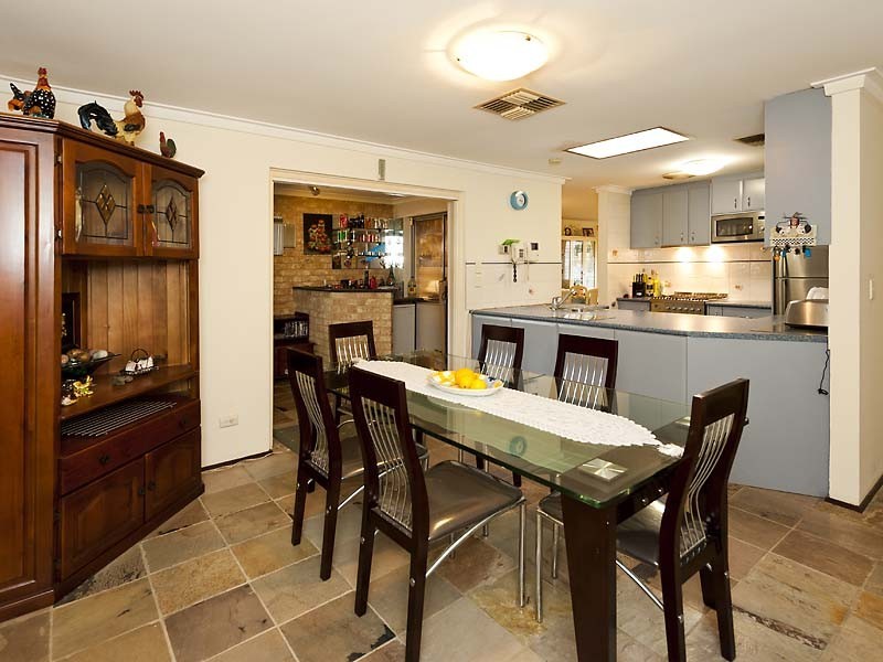 17 Bougainvillea Ave, Forrestfield WA 6058