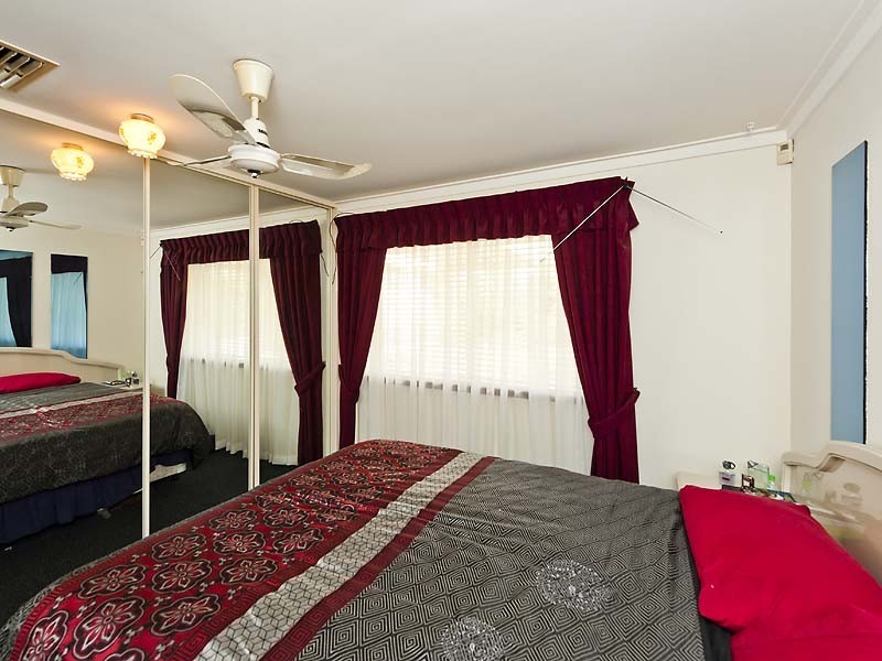 17 Bougainvillea Ave, Forrestfield WA 6058