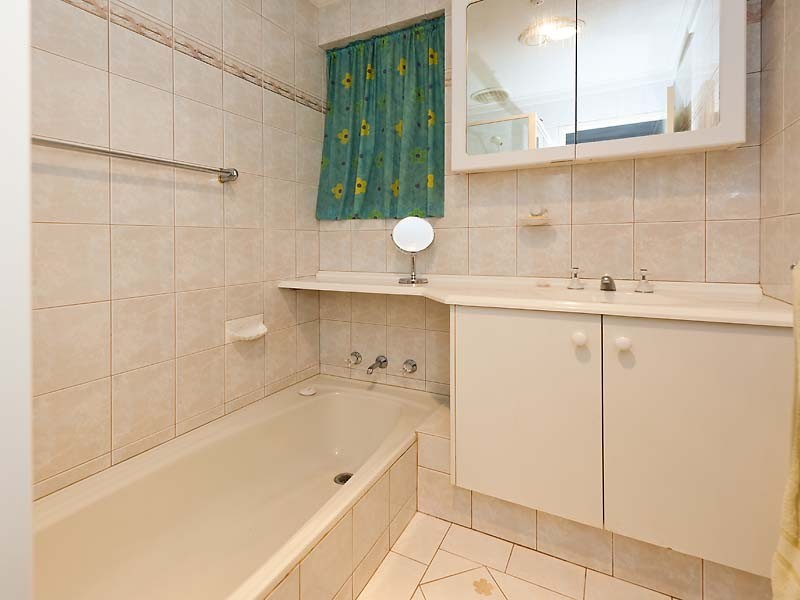 17 Bougainvillea Ave, Forrestfield WA 6058