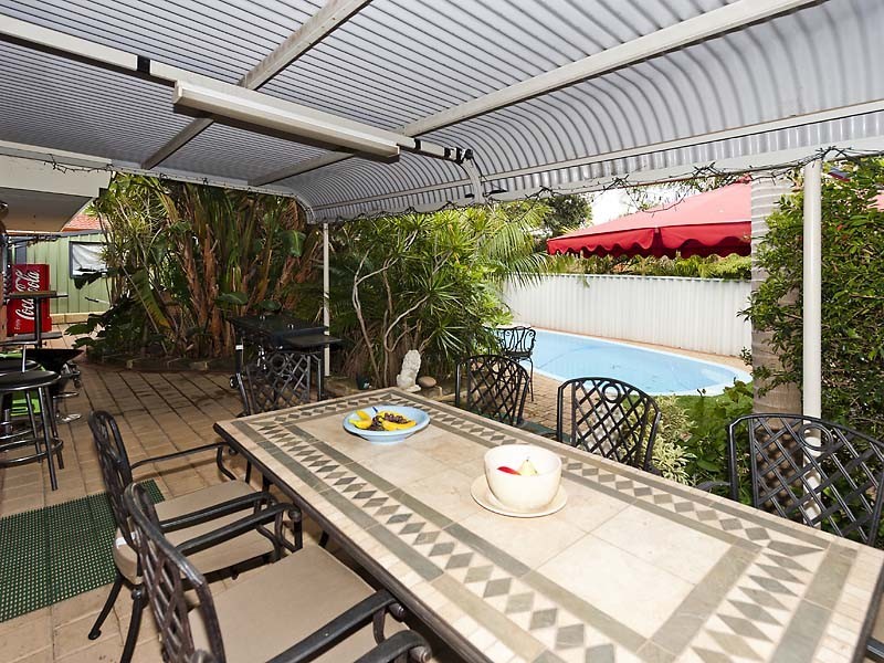 17 Bougainvillea Ave, Forrestfield WA 6058