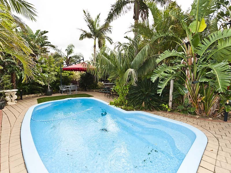 17 Bougainvillea Ave, Forrestfield WA 6058