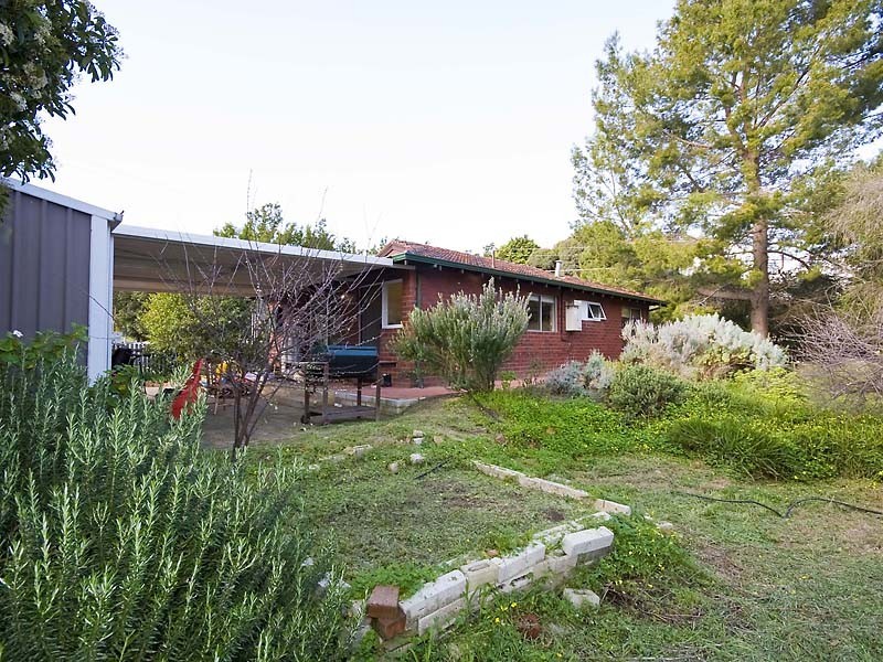 10 Booligal Street, Lesmurdie WA 6076