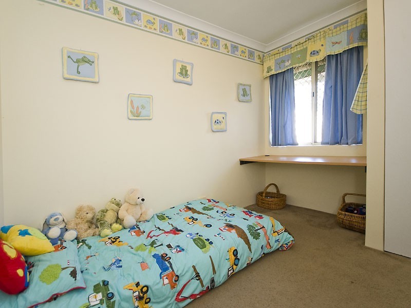 27 Marble Place, Forrestfield WA 6058