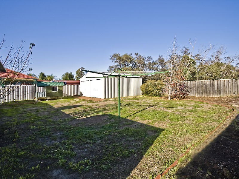 27 Marble Place, Forrestfield WA 6058