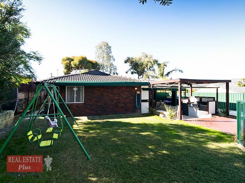 34 Chalfont Way, Swan View WA 6056