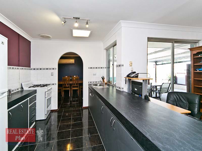34 Chalfont Way, Swan View WA 6056
