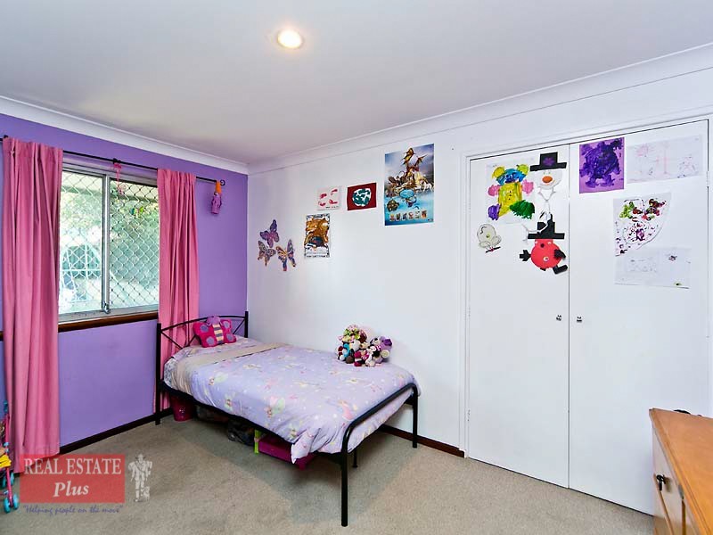 34 Chalfont Way, Swan View WA 6056