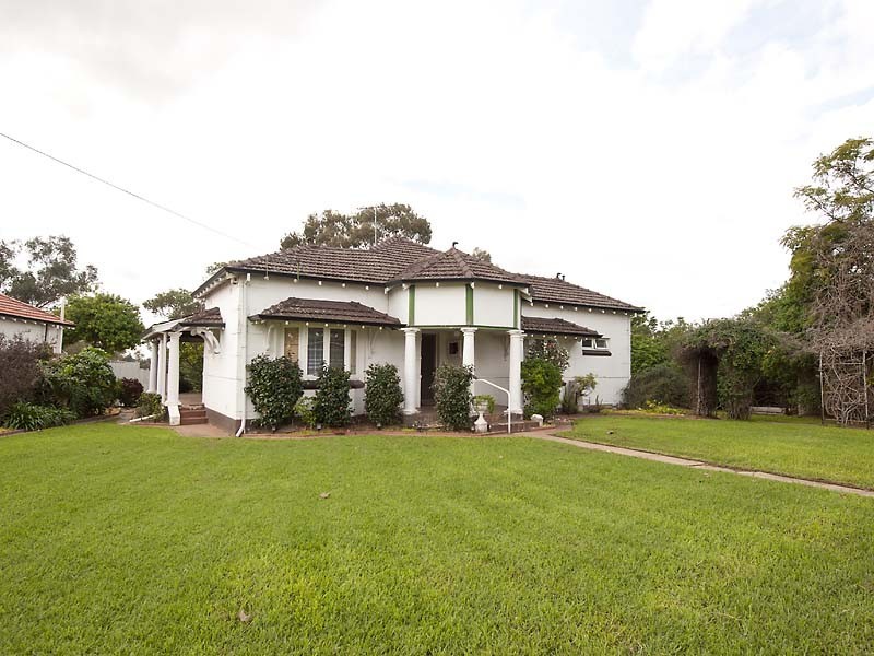 18 Third Avenue, Woodbridge WA 6056