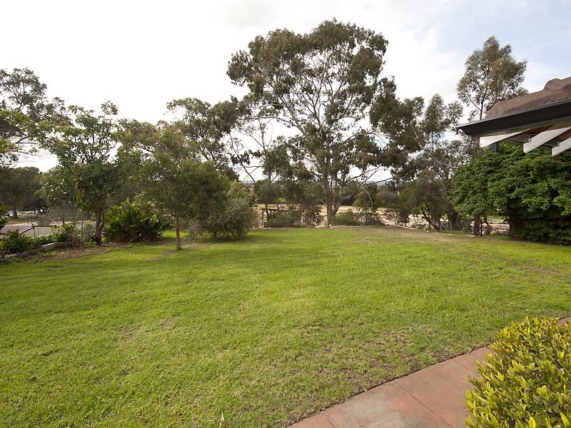 18 Third Avenue, Woodbridge WA 6056