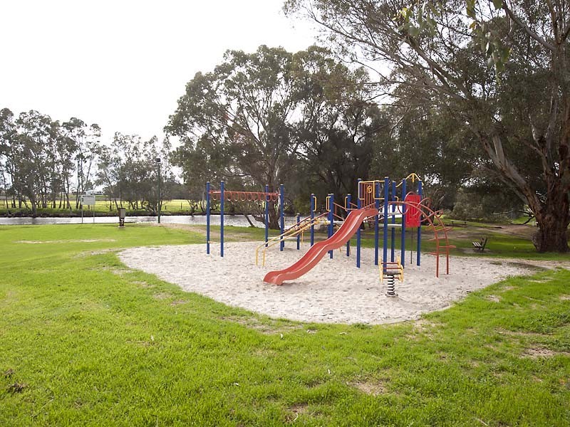 18 Third Avenue, Woodbridge WA 6056