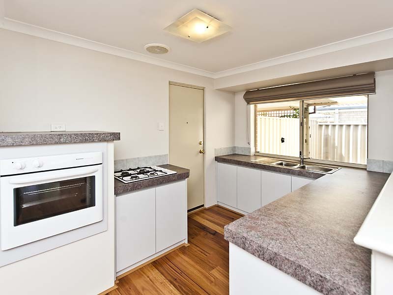 27 Nooyan Close, South Guildford WA 6055