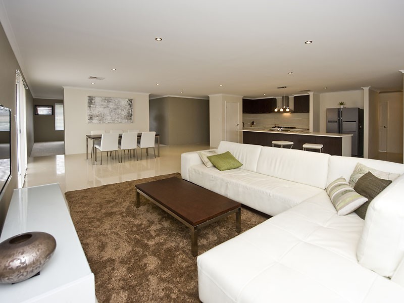 16 Januk Turn, South Guildford WA 6055